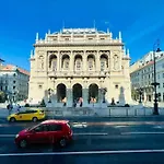 Opera Apartment Budapest With Three Bedroom W Ac