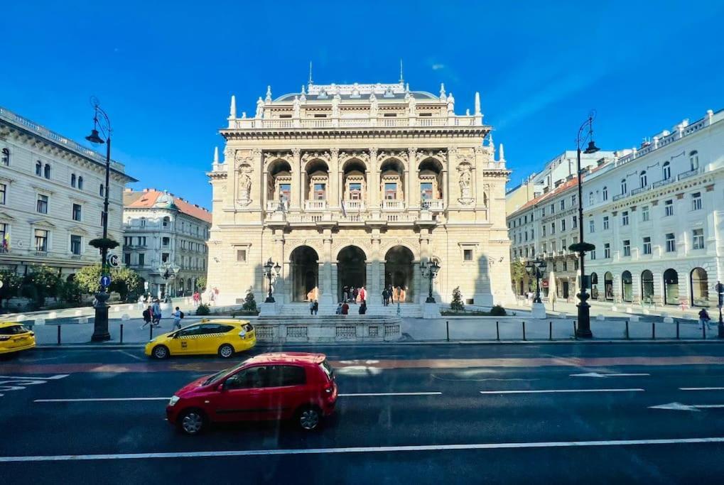 Opera With Three Bedroom W Ac Apartment Budapest