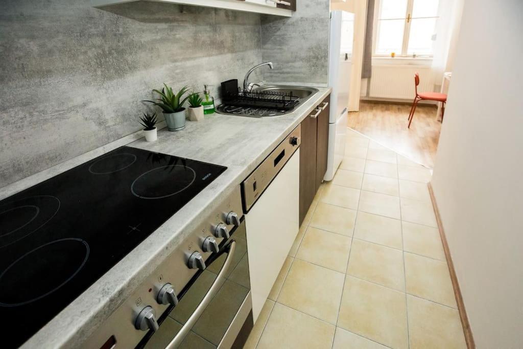 Opera With Three Bedroom W Ac *