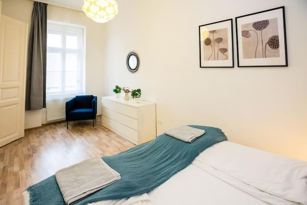 Opera With Three Bedroom W Ac Budapest