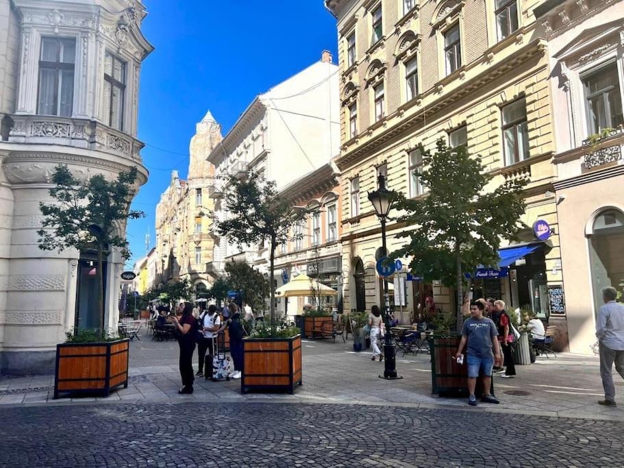 Opera With Three Bedroom W Ac
