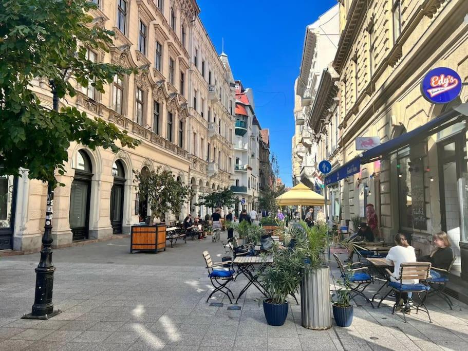Opera With Three Bedroom W Ac Budapest